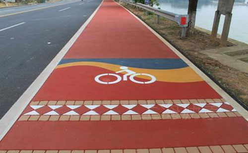 曲麻莱彩色路面解决方案：环氧地坪的新趋势